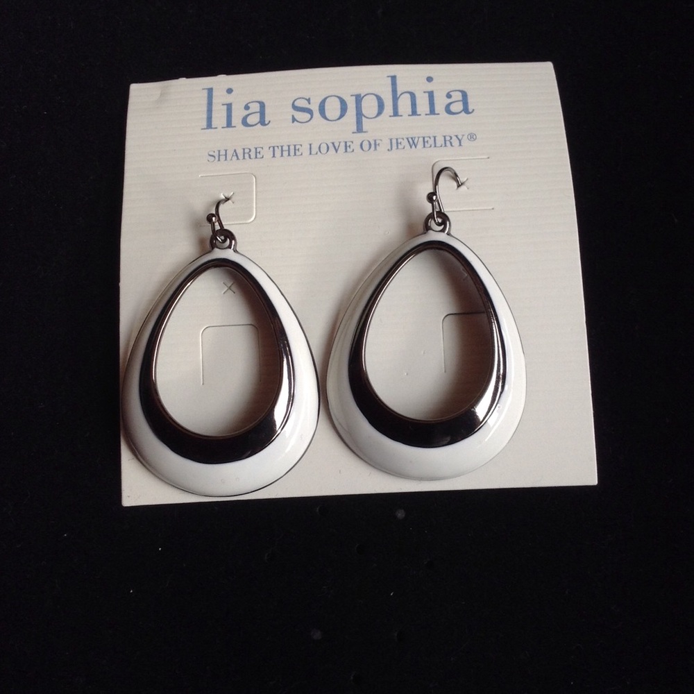 Lia Sophia dangly teardrop earrings